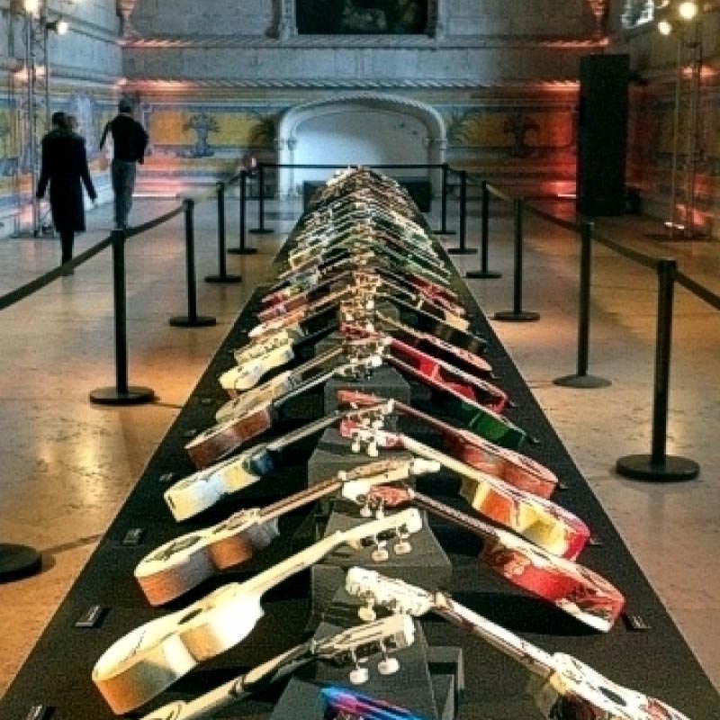 Exhibit: 70 Portuguese small guitars, 70 Artists